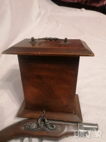 Продавам стар дървен  настолен часовник, снимка 6 - Антикварни и старинни предмети - 53889416