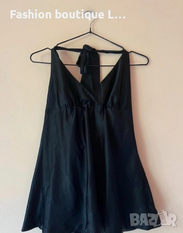 Сатенен черен потник с връзка на врата , гол гръб и цип отстрани 🖤