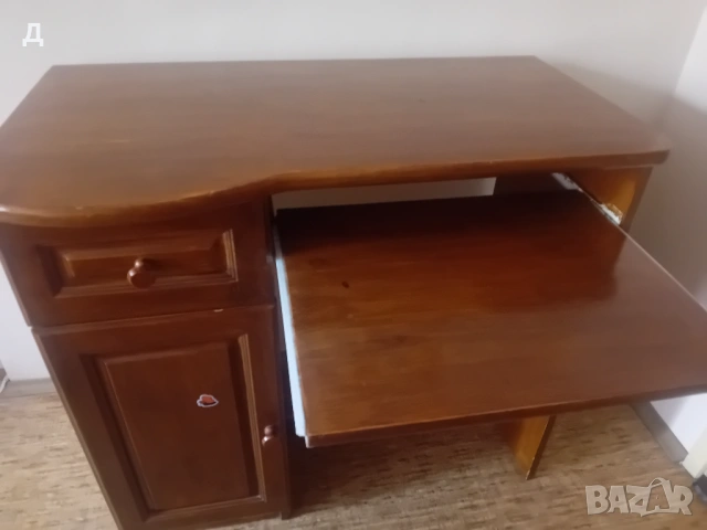 Бюро от естествено дърво