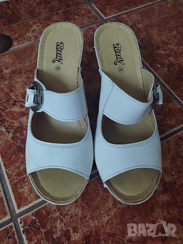 Дамски чехли, снимка 2 - Чехли - 53477996