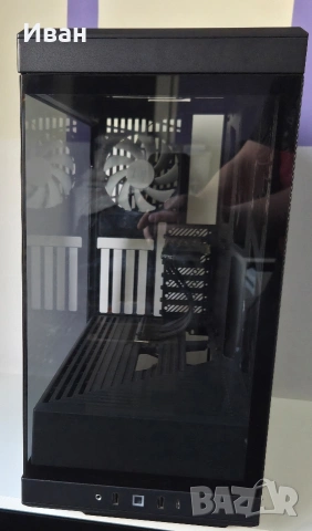 Кутия Hyte y40 Black, снимка 4 - Други - 53985846