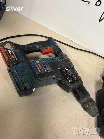 Акумулаторен безчетков перфоратор гайковерт BOSCH , снимка 5 - Винтоверти - 50465672