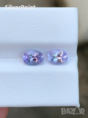 Танзанити чифт овал с швейцарски сертификат 