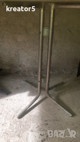 Квадратни маси 75/75см-с метални крака-2 броя, снимка 2 - Антикварни и старинни предмети - 53454744