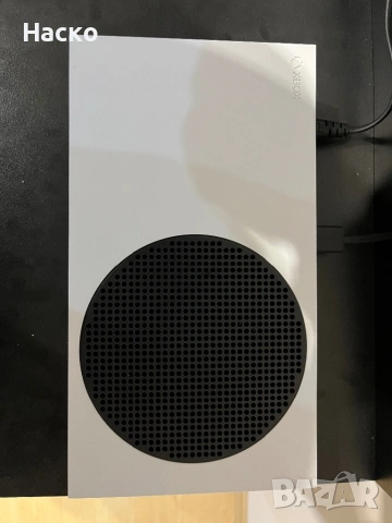 Продавам Xbox series S 512GB Нова