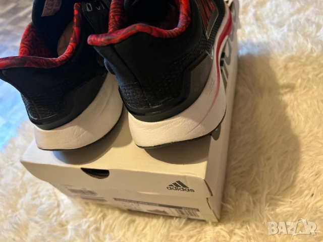 Дамски маратонки Adidas, снимка 3 - Маратонки - 53212641