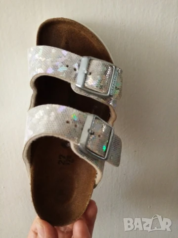Детски сандали / чехли  Birkenstock Metallic номер 27, снимка 3 - Детски сандали и чехли - 51022263