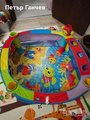 Активна гимнастика - басейнче с топки. 