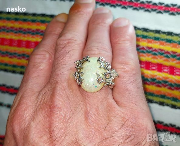 Дамски флорален пръстен, снимка 12 - Антикварни и старинни предмети - 46456562