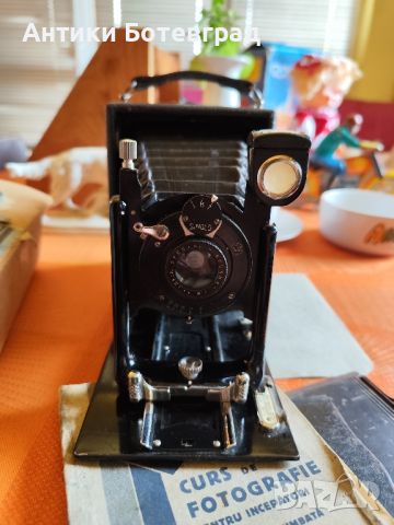 Стар фотоапарат от 1934 година е закупен иначе е по стар , снимка 7 - Антикварни и старинни предмети - 46343593