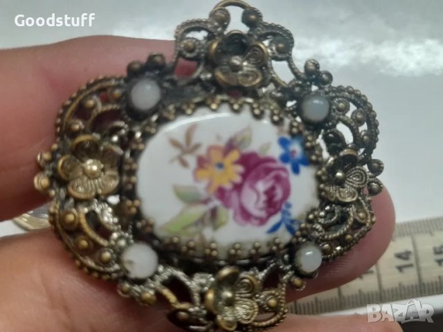 Брошка в стил Арт Деко, порцелан, филигран, гранулация, цветя

, снимка 3 - Антикварни и старинни предмети - 50132612