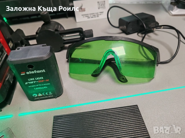 Лазерен нивелир ELEFANT E40T-DB-M, 4D, 360°, 16 линии, 40 метра, LCD дисплей, с тринога и куфар, снимка 3 - Други инструменти - 53567956