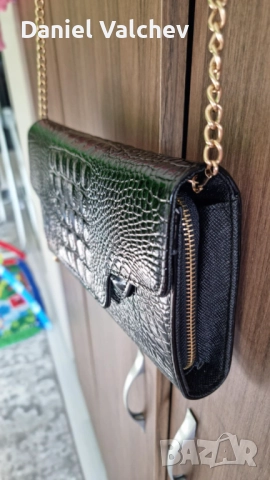 Дамска чанта, снимка 5 - Чанти - 52646191