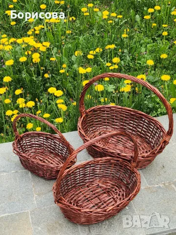 Овални кафяви плетени кошници