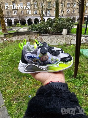 Светещи Labubu , снимка 2 - Детски маратонки - 54065695