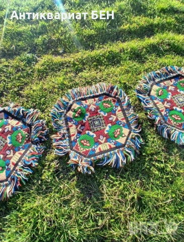 Ръчно тъкани Български килимчета – комплект (4 бр.) 🇧🇬, снимка 3 - Антикварни и старинни предмети - 54116254