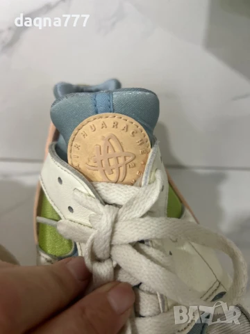 Маратонки Nike W Air Huarache SE Sail/ Arctic Orange-Worn Blue-Vivid Green, снимка 5 - Маратонки - 50567854