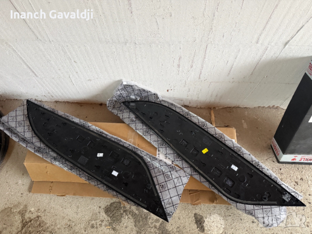 Оригинални вентилационни отвори за преден капак Defender (L663), снимка 2 - Аксесоари и консумативи - 53405927