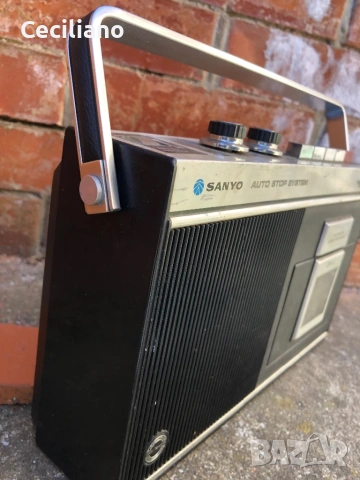 Касетофон SANYO MR 410 (1969г) , снимка 3 - Радиокасетофони, транзистори - 53853326