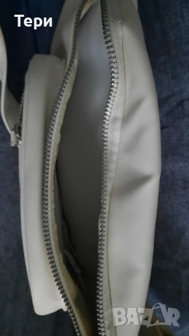 Bershka бяла чанта, снимка 3 - Чанти - 51924514