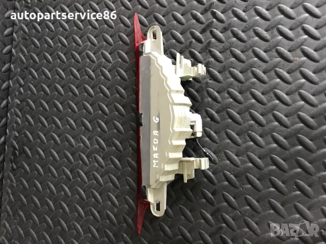 Трети стоп-сигнал за багажника за Mazda 6 (2002-2007) 286-61974, снимка 2 - Части - 53714245