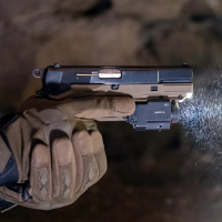 Пистолетен фенер Fenix GL22 - подцевен, снимка 7 - Къмпинг осветление - 45005012