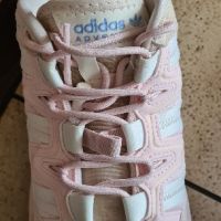 Дамски маратонки Adidas, снимка 1 - Кецове - 45239789