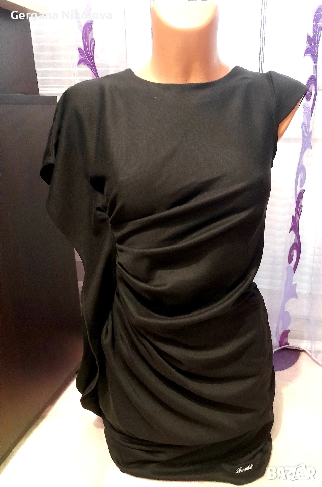 Малка черна рокля, снимка 1