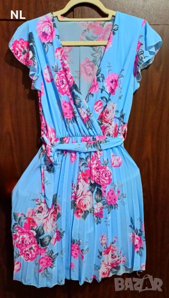 Нова лятна дамска рокля, тип солей, ХЛ размер, светло синя с розови рози , снимка 1