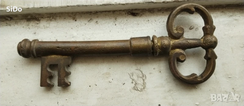 Тирбушон от месинг -във форма на голям ключ , снимка 1