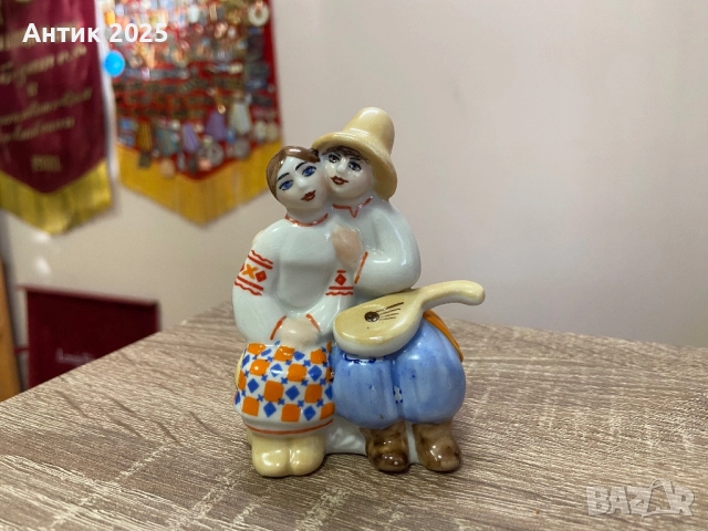 Фарфорова статуетка „Двойка на пейка“, СССР