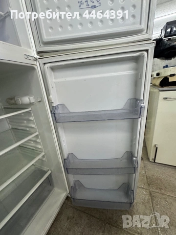 Хладилник с фризер indesit , снимка 10 - Хладилници - 53926211