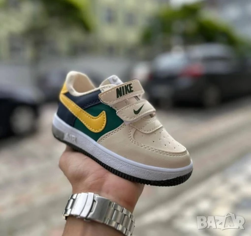 детски светещи маратонки nike