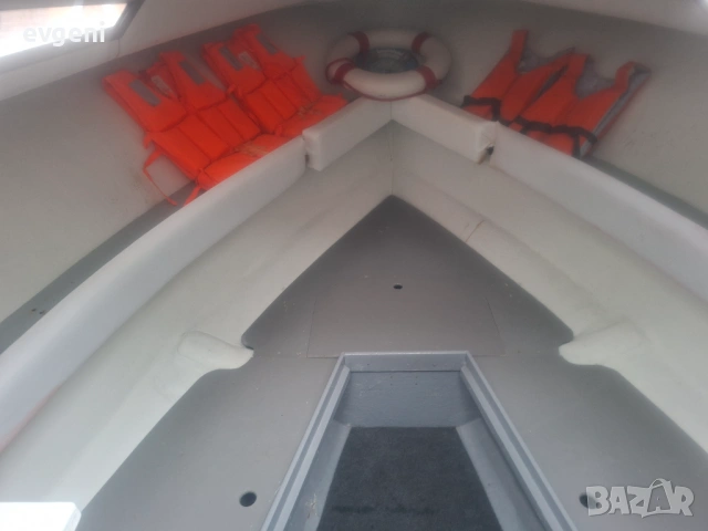 Продава се: Моторна яхта   двигател дизел  3.0 - 200 коня, снимка 9 - Воден транспорт - 54084856