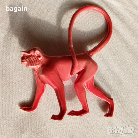 Български авторски порцелан.