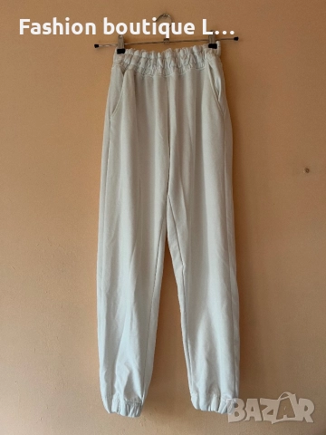 Бяла спортна долница с ластик и джобове М размер