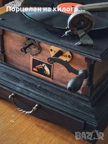 Антикварен грамофон His Master’s Voice (HMV) - истинска музикална класика от началото на XX век., снимка 6 - Антикварни и старинни предмети - 53644839