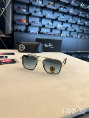 очила с твърд калъф ray ban , снимка 2 - Слънчеви и диоптрични очила - 49522473