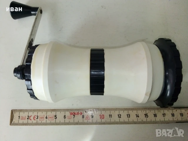 Мелница за кафе и подправки - ВМЗ Сопот, снимка 3 - Антикварни и старинни предмети - 50486689