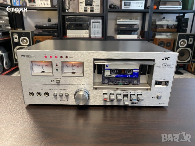 Чудесен касетен дек JVC