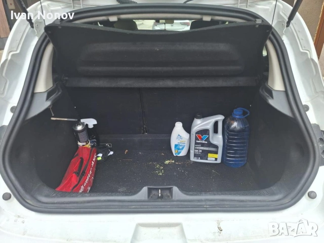 Renault Clio в перфектно състояние!, снимка 15 - Автомобили и джипове - 53735020