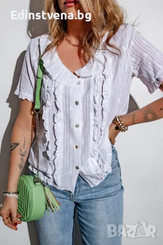 Дамска блуза в бяло с къс ръкав и къдрички, снимка 1