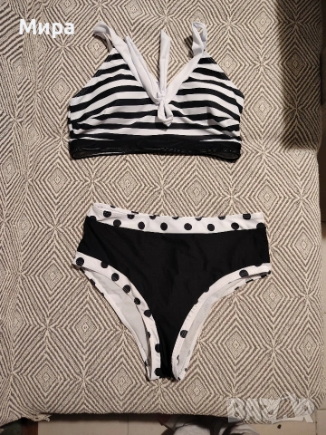 Дамски бански комплекти и едно долнище