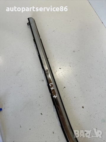 Задна лява хромирана лайстна за стъкло за Mazda CX-7 2.2D (2011), снимка 3 - Части - 53653837