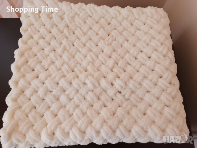НОВО бяло бебешко одеяло ръчна изработка, размер 78/87 см, Спиди, снимка 1 - Спално бельо и завивки - 46278832