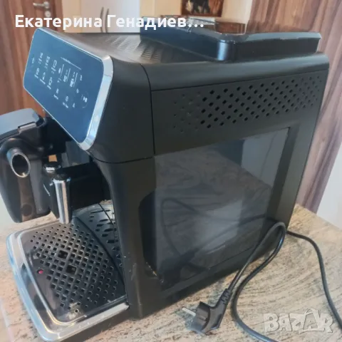 Кафеавтомат PHILIPS серия 3200 модел EP3246/70 с приставка за мляко, снимка 2 - Кафемашини - 49262792