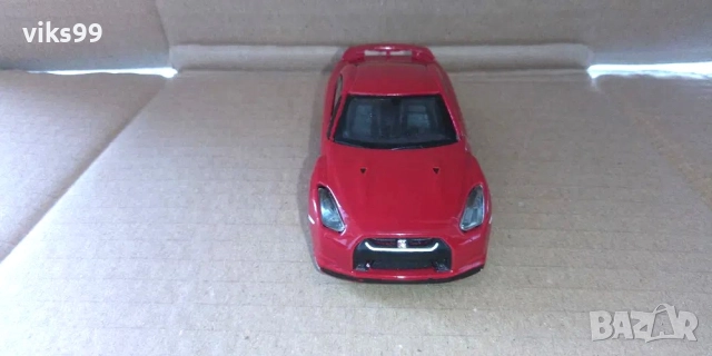 Bburago Nissan GT-R 2009 - Мащаб 1:43, снимка 16 - Колекции - 51512511