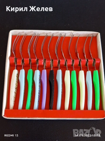 Винтидж комплект вилици ROSTFRAI за десерт,плодове много красив рядък за КОЛЕКЦИЯ 50487