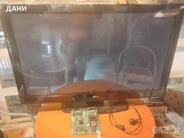 Продава телевизор LG 42 инча за части, снимка 8 - Телевизори - 53541314