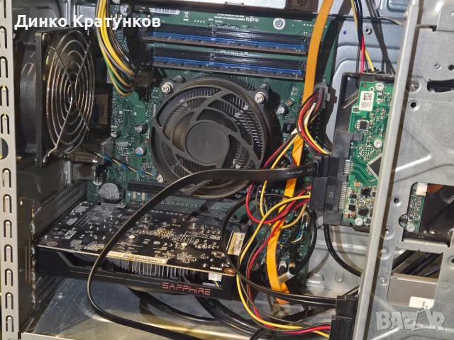 Компютър Fujitsu Esprimo P520 и монитор, снимка 2 - Геймърски - 53446269